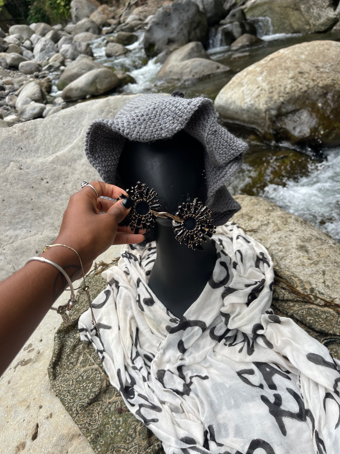 ⚫️ Shades of limbo ⚪️